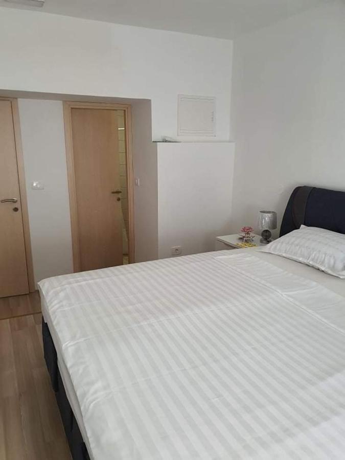 Aldi 2 Apartment Пула Екстериор снимка